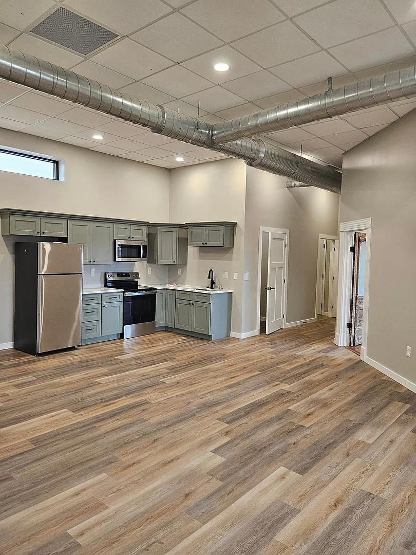 New large 1 bed apartment — Photo 3
