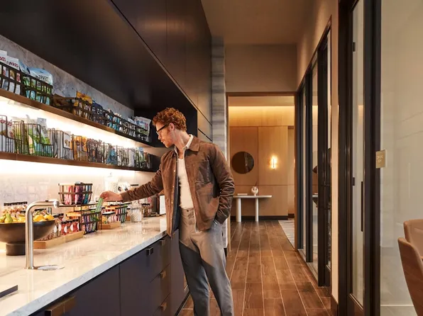 455 10th Avenue image 10 of 19