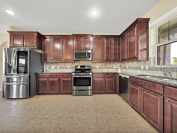 5th image of 22207 Stonebridge Crossing Ln