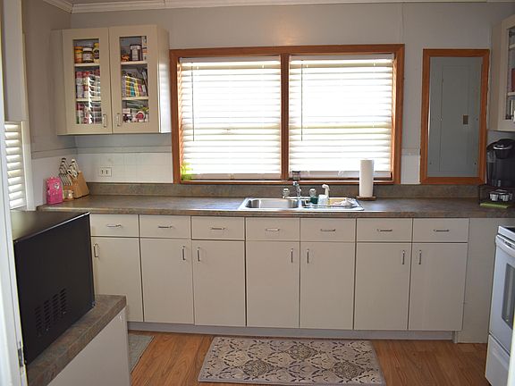 3rd image of 11 Cumberland Ave