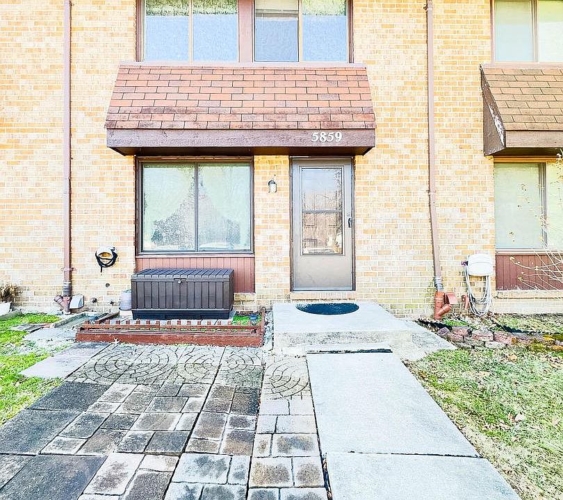 1st image of 5859 Hunt Hill Dr #12-05