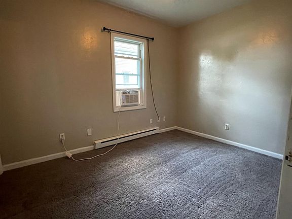 5th image of 139 N Sycamore St Lot 309