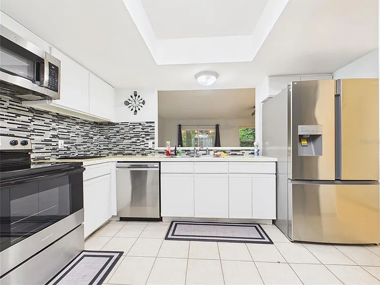11239 Cedar Hollow Ln — Photo 16