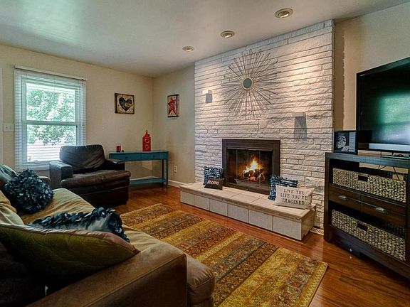 4th image of 1032 Pleasant Dr