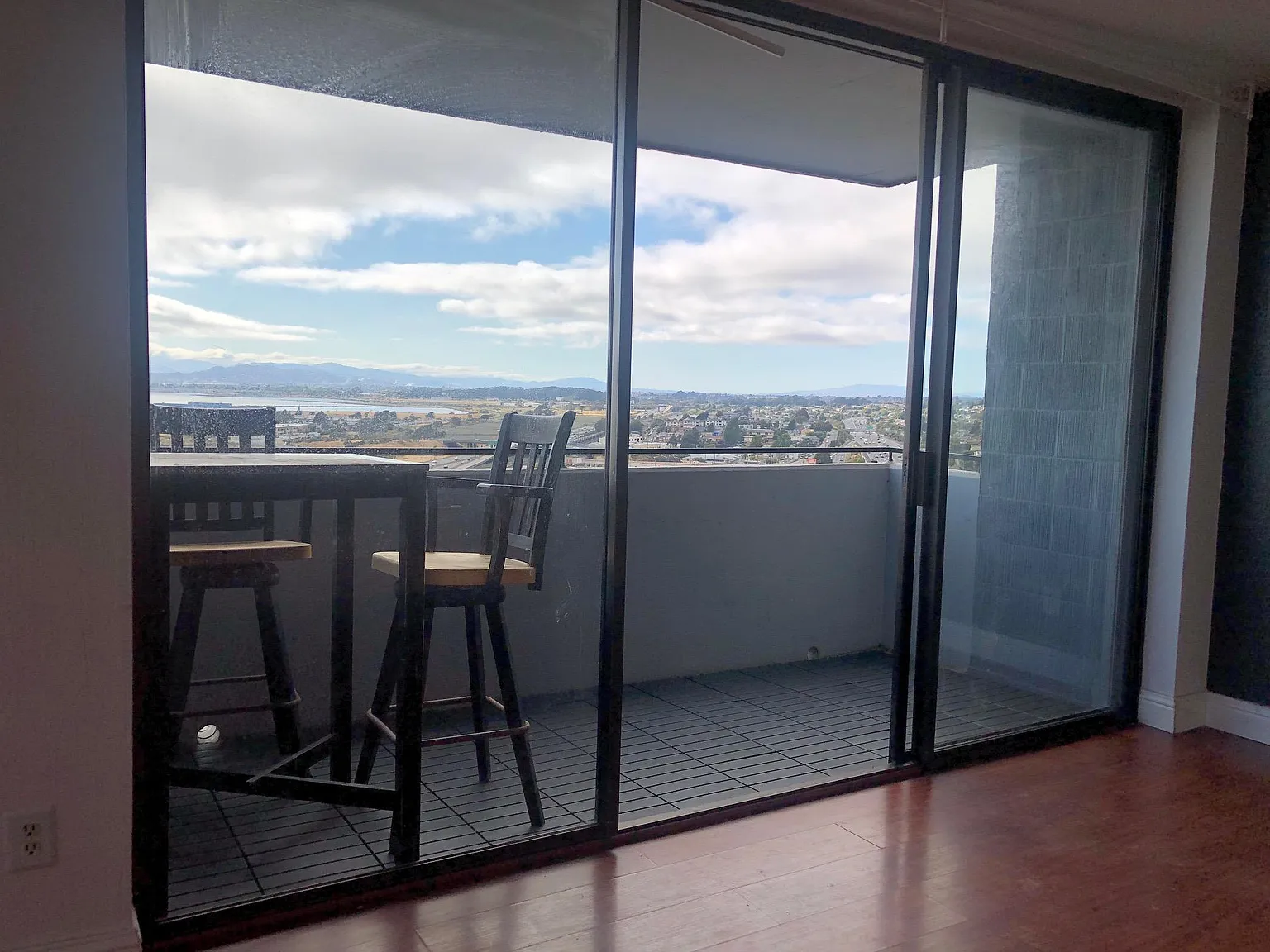 555 Pierce St — Photo 2