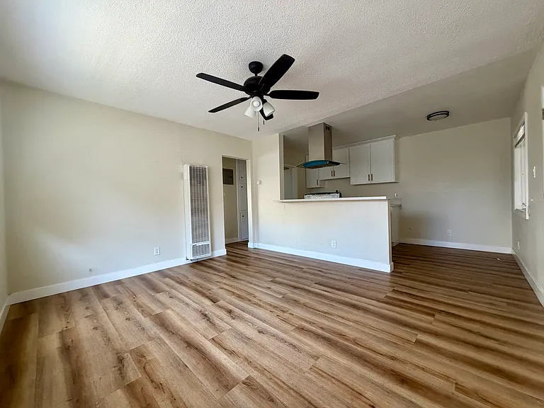 861 N Washington Pl #3 — Photo 2