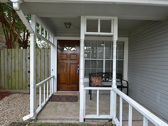 3rd image of 12823 Ashford Brook Dr