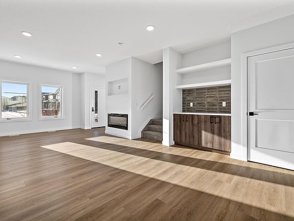 4th image of 206 Starling Way