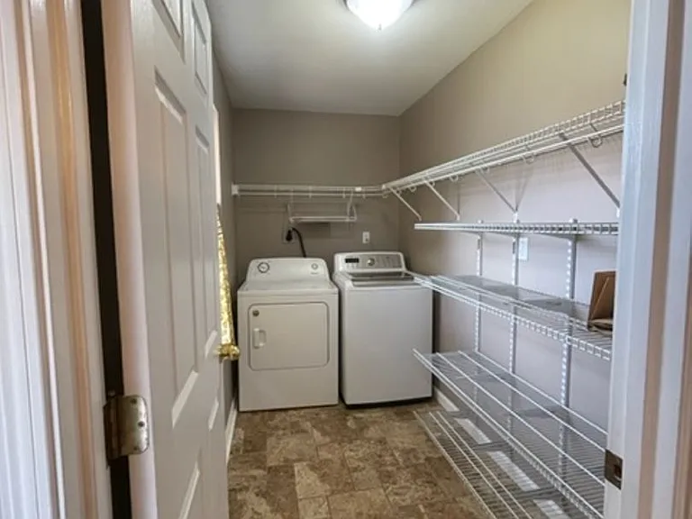 11029 Eagle Creek Ln — Photo 16