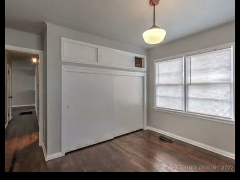 925 E Thompson Ave — Photo 10