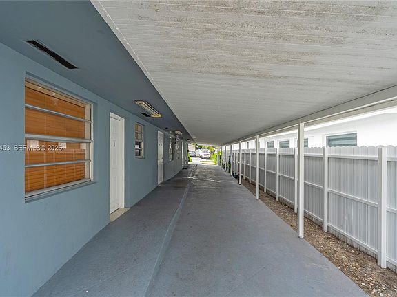 4th image of 25 W 26th St