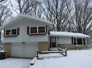 218 Robinwood Dr, Whitehall, MI 49461