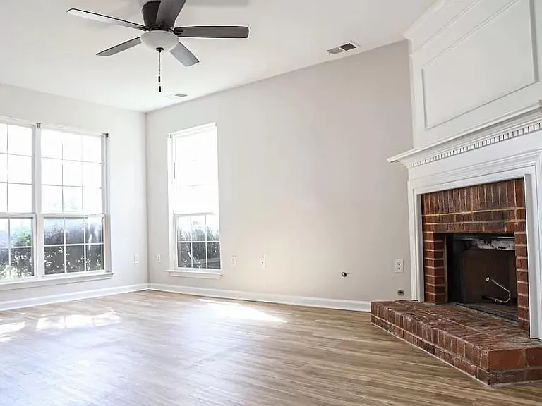 105 Fairview Lake Way — Photo 2