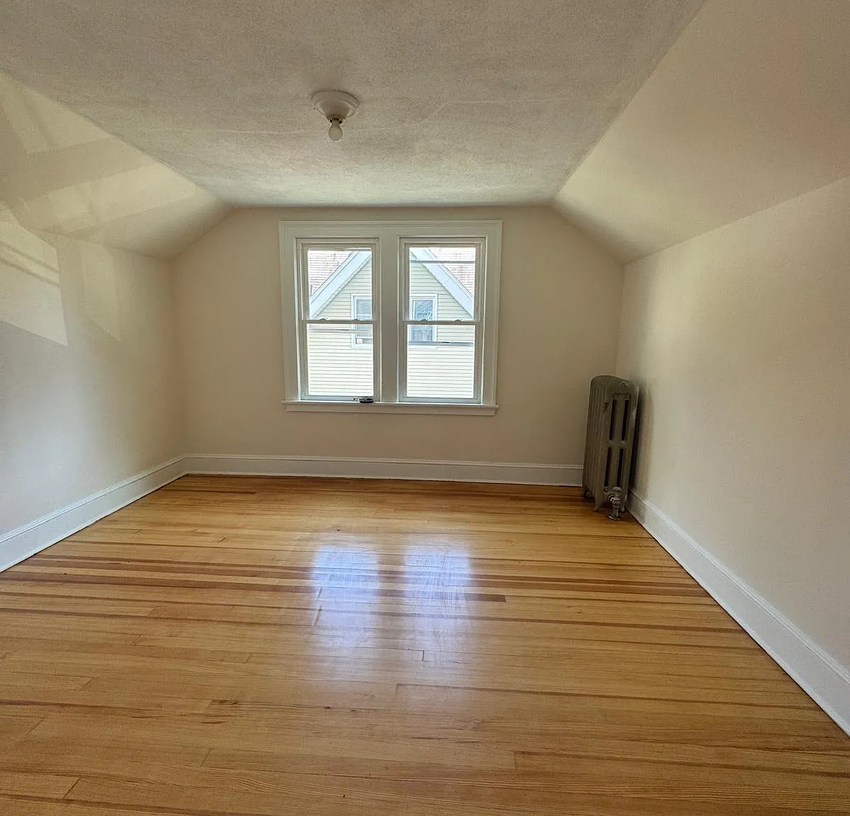 3 bed, $1,850 — Photo 1