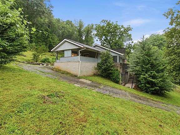 2nd image of 700 Contour Ave