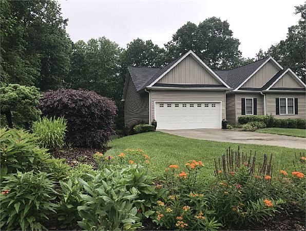 1st image of 1403 Sherwood Dr