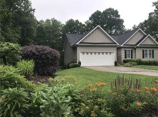1403 Sherwood Dr, Reidsville, NC 27320