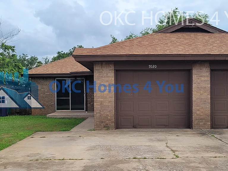 7020 Woodlake Dr — Photo 1