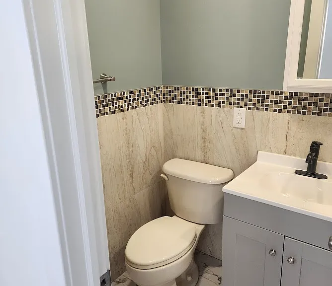 1933 E Huntingdon St #2 — Photo 8