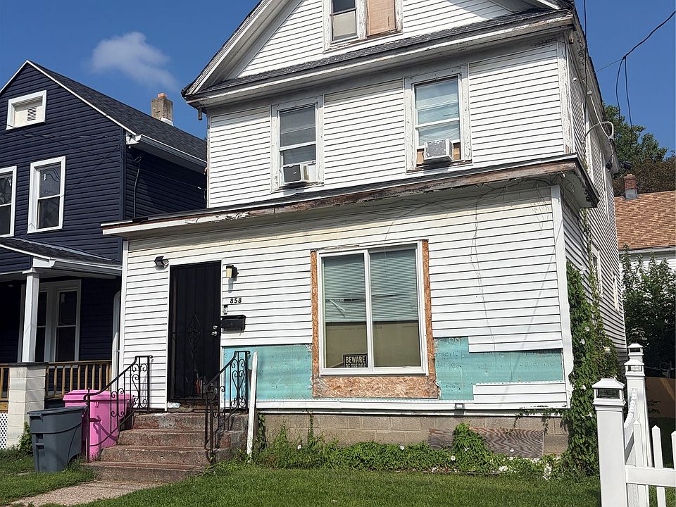 1st image of 858 E 25th St