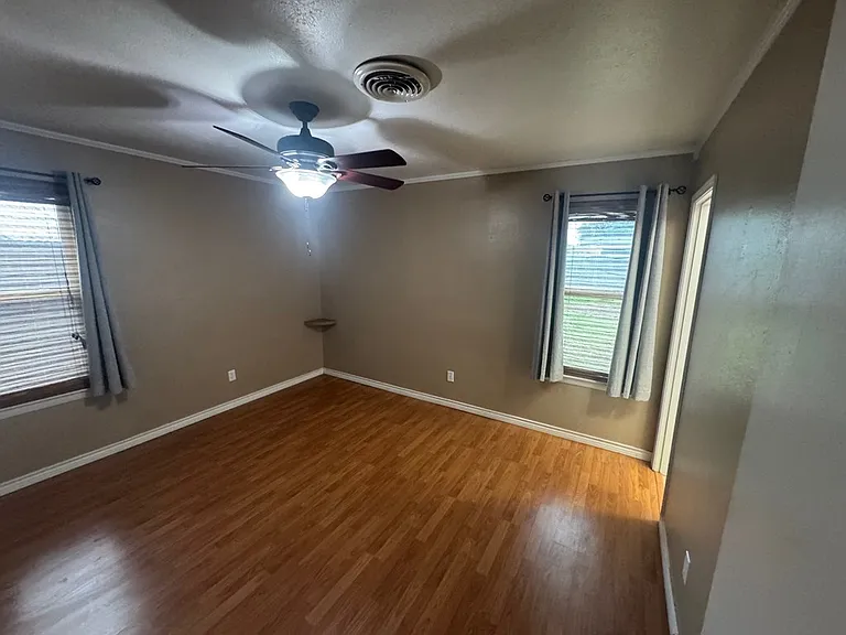 4217 Redbud Ave — Photo 6