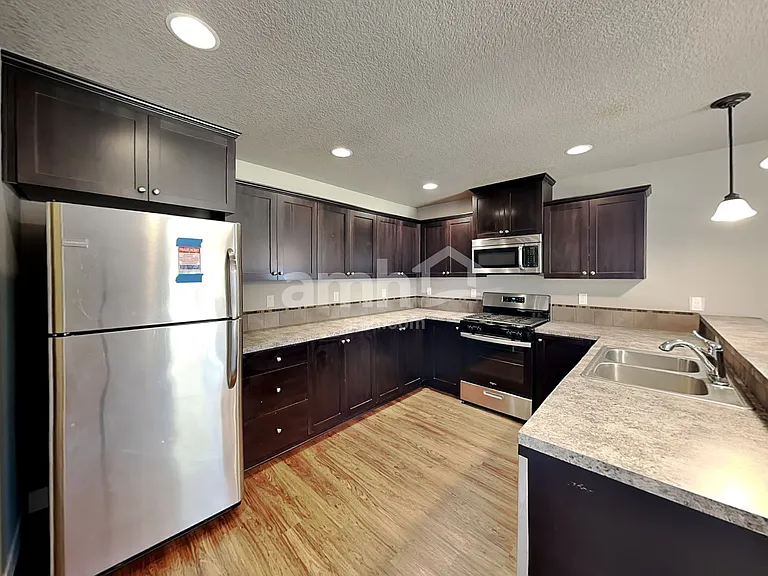480 Tulip Ave — Photo 3