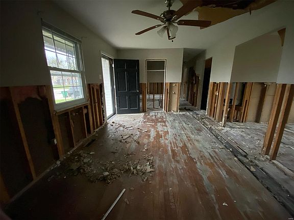 3rd image of 2180 Glenoro Dr