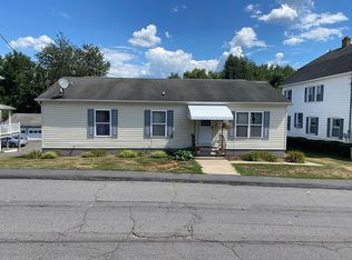 34 Fairview St, Carbondale, PA 18407