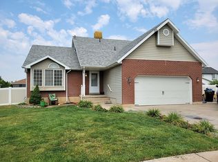 1474 Earl Cir, Syracuse, UT 84075