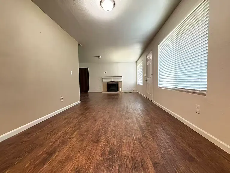 9559 Meadowgreen Cir — Photo 6