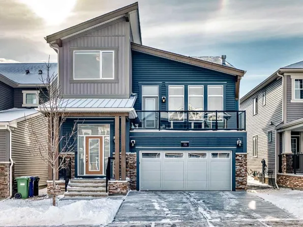 73 N Carrington Cir NW, Calgary, AB T3P 0Y4
