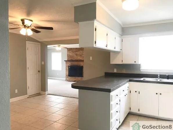 3850 Bristol Dr, Beaumont, TX 77707