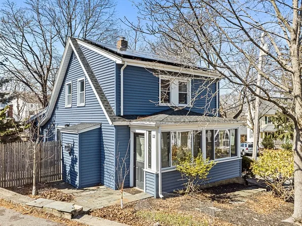 12 Arnold St, Arlington, MA 02476