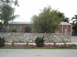 460 Carrington Dr, Weston, FL 33326