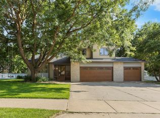 2905 E 33rd St, Sioux Falls, SD 57103