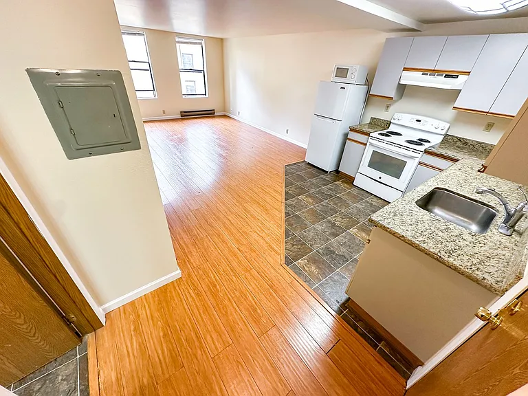 Tuscany Apartments — Photo 46