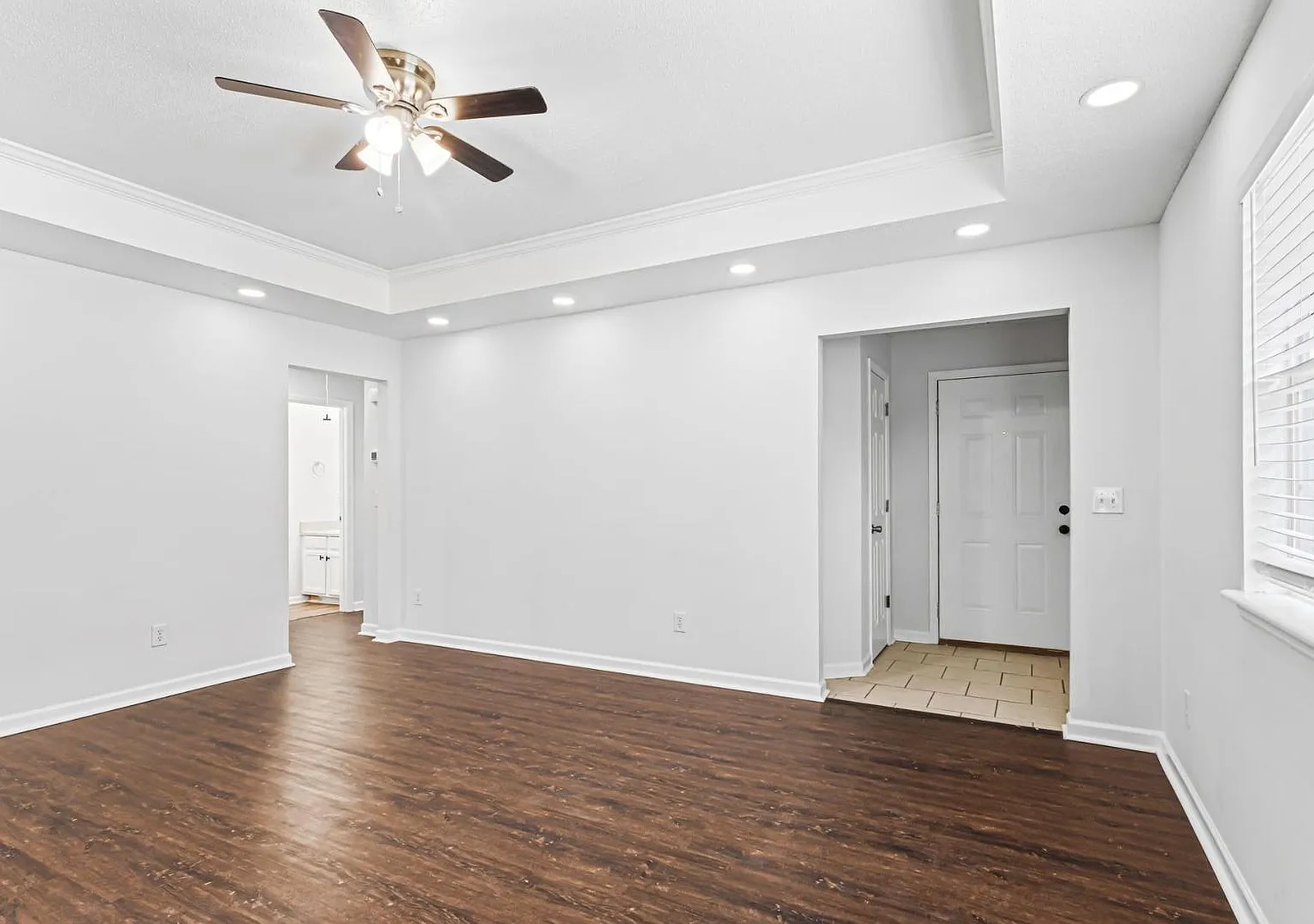 138 Kensington Cir — Photo 3