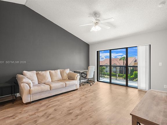 4th image of 5761 Riverside Dr #304B4