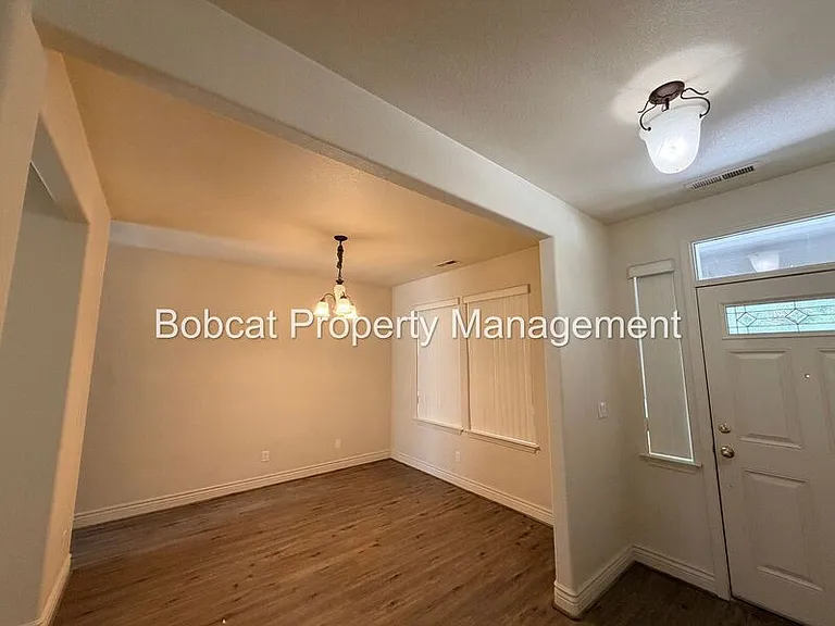 1362 Branden Ln — Photo 11