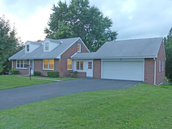 323 W 3rd St, Red Hill, PA 18076