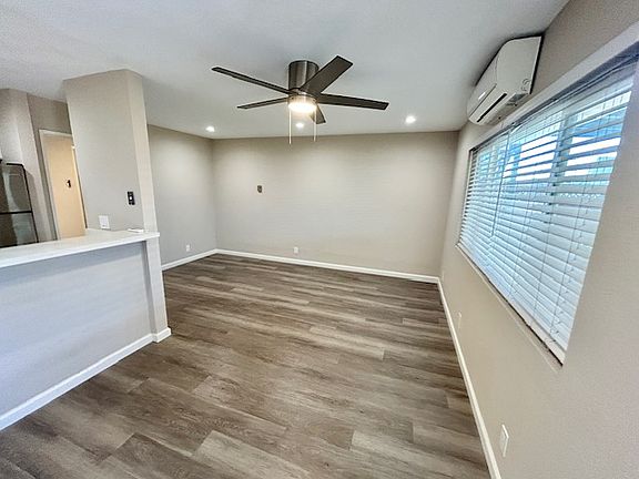 3rd image of 4405 39th St #2