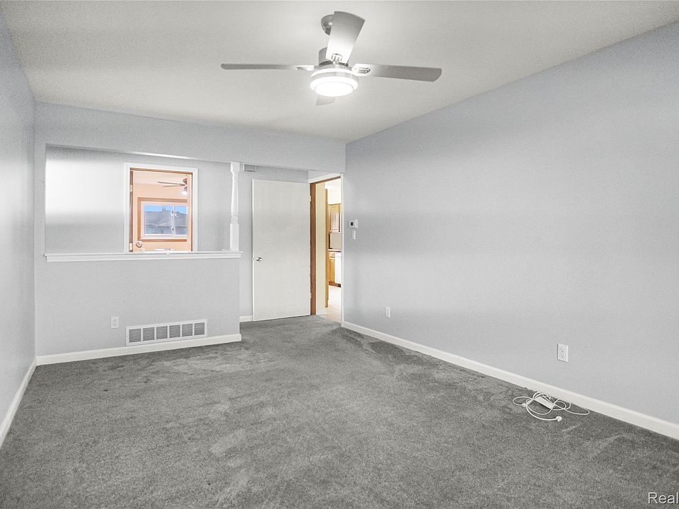 41654 Harvard Dr, photo 9