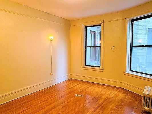 4th image of 35 Central Park N APT 4F