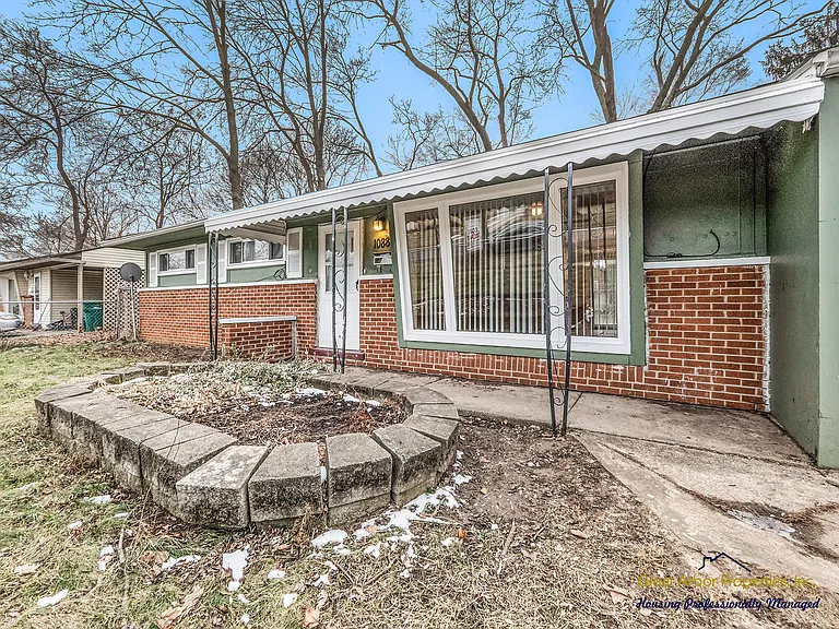 1088 Studebaker Ave — Photo 6