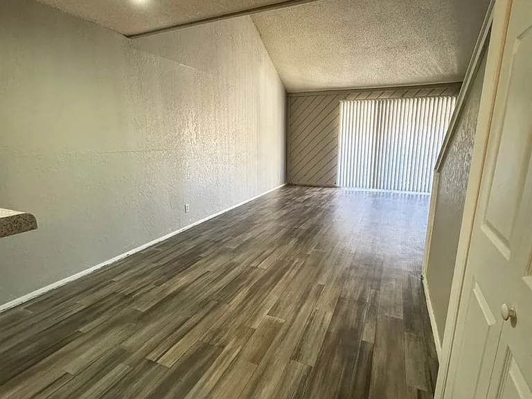 Pheasant Run Apartments — Photo 22