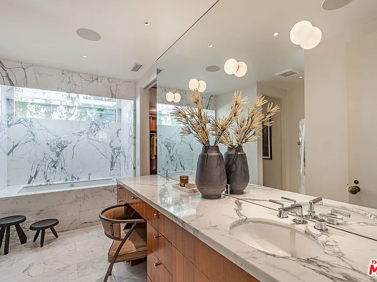 400 Toyopa Dr — Photo 16
