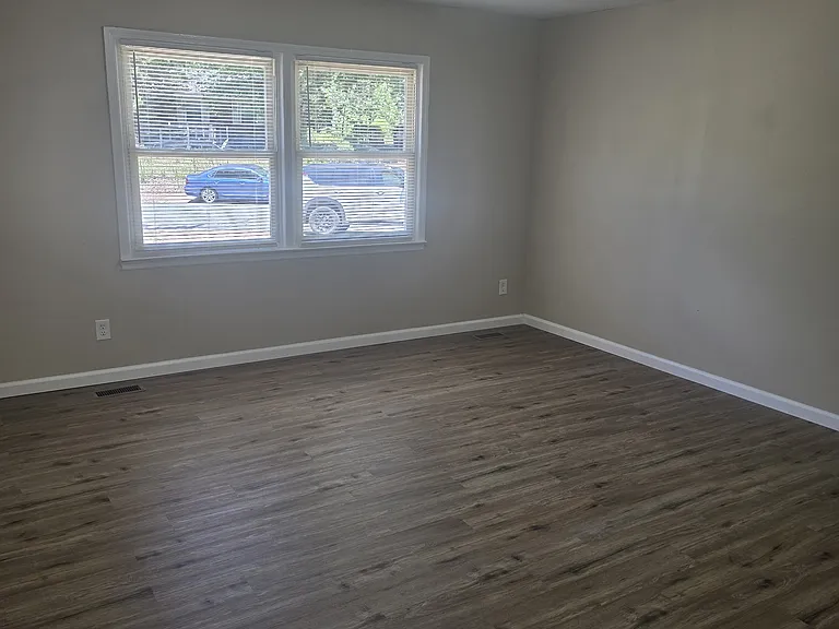 6550 Venture Dr — Photo 13