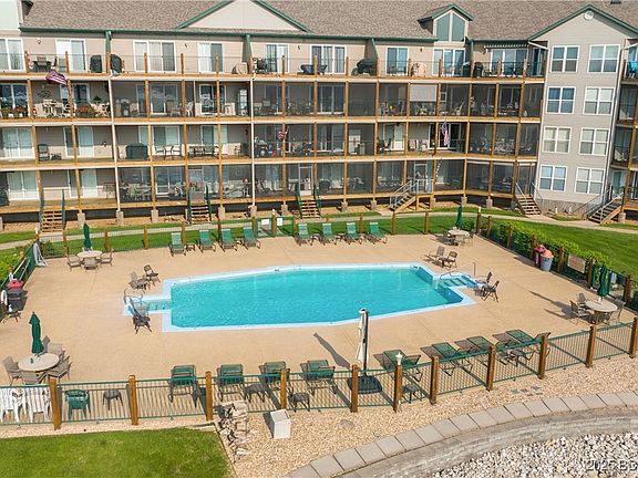 4th image of 159 Cedar Glen Ct #2C