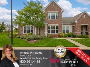 2669 Camberley Cir, Naperville, IL 60564