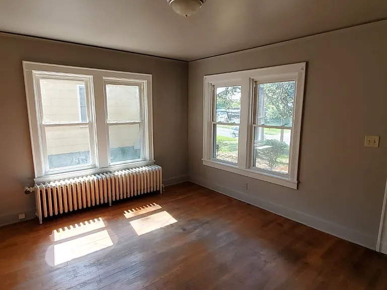 2506 Spring Garden St — Photo 3